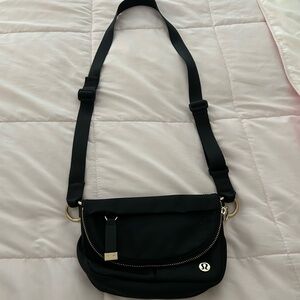 Lululemon festival bag like new condition